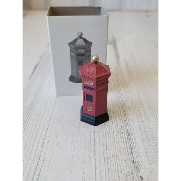 Dept 56 58050 English Post Box heritage village accessory xmas - Picture 1 of 5